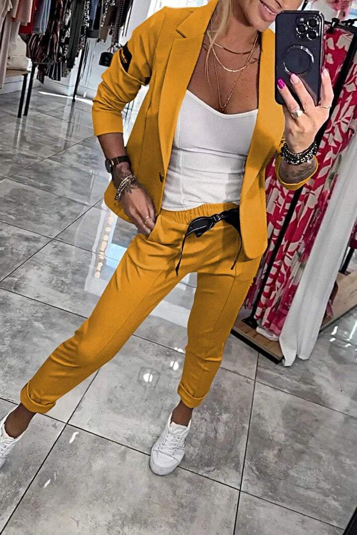 AURESSA™ | Elegant 2-delt Sæt med Stretch og Komfort Enkelt. Stilrent. Alt-i-én løsning.