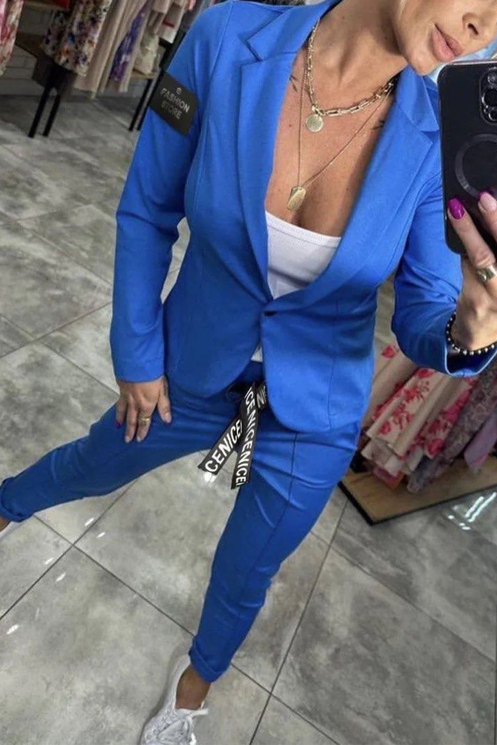 AURESSA™ | Elegant 2-delt Sæt med Stretch og Komfort Enkelt. Stilrent. Alt-i-én løsning.