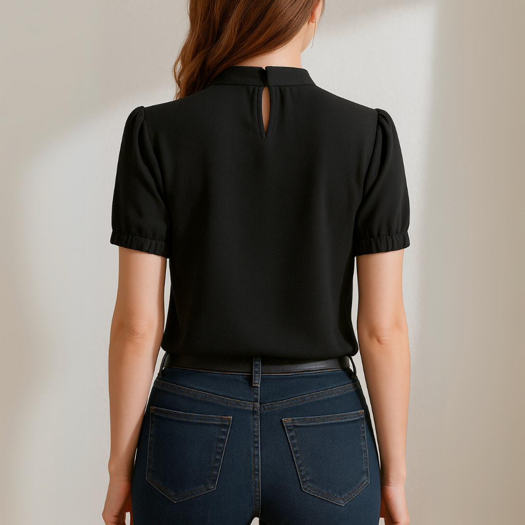 MARISE™ | Sort Bluse med Plisser og Åbne Ærmer