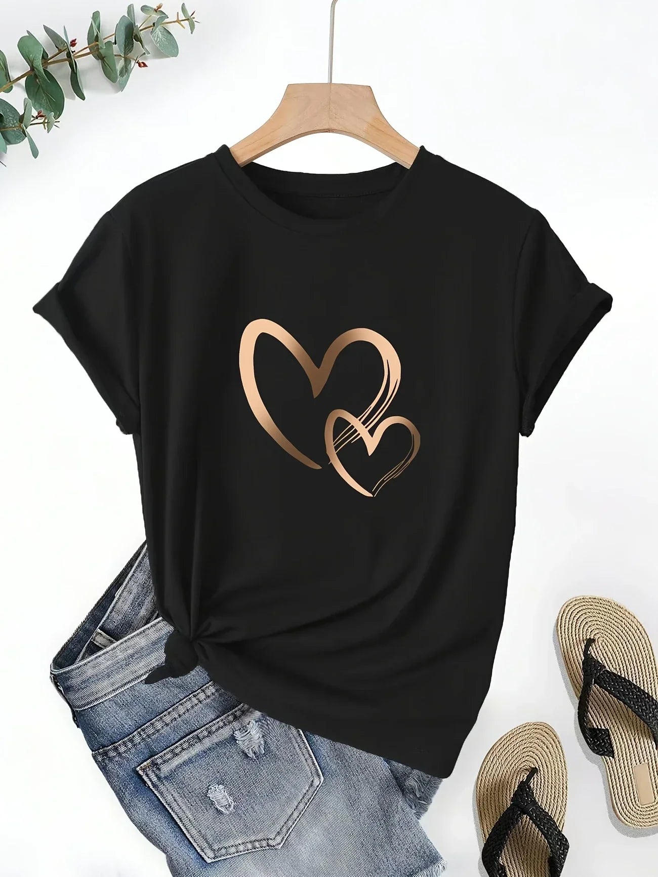 LÍORA™ | Blød T-shirt med Hjerteprint
